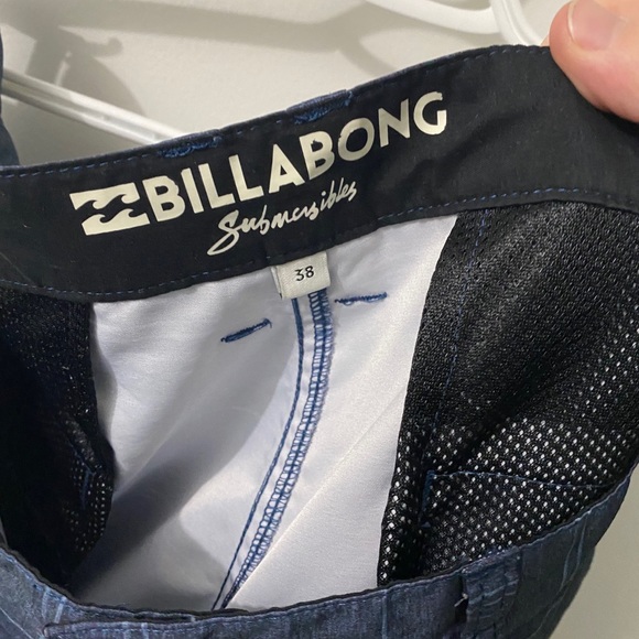 Billabong Striped Boardshorts - Picture 3 of 3